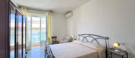 Iron/ironing board