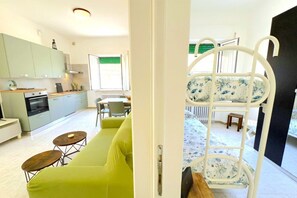 Interior - Marea, near the beach with private parking - by Alfareal (Castiglione della Pescaia)