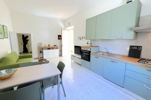 Interior - Marea, near the beach with private parking - by Alfareal (Castiglione della Pescaia)