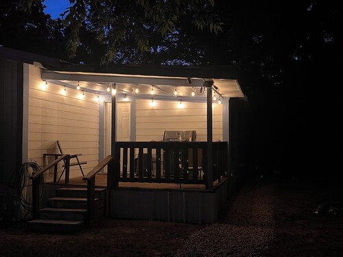 Blue Moon Bungalow in serene Bullard on Lake Palestine