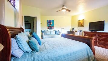 Iron/ironing board, WiFi, bed sheets