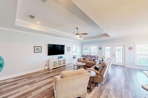 Smart TV - 🏖️Pet Friendly - Short Walk to Beach - Great Location - Turtle Beach Retreat🏖️ (Panama City Beach)