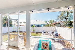 Terrace/patio - 🏖️Pet Friendly - Short Walk to Beach - Great Location - Turtle Beach Retreat🏖️ (Panama City Beach)