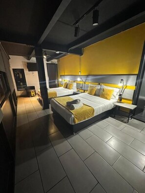 Quadrupla Deluxe, 2 letti matrimoniali, vista montagna | Wi-Fi gratuito, accesso in sedia a rotelle