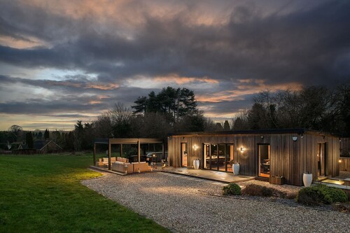 The Tractor Shed - Luxury Cottages