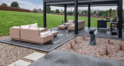 The Tractor Shed - Luxury Cottages