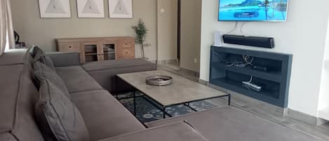 Family Apartment, Patio, Courtyard View | Living area