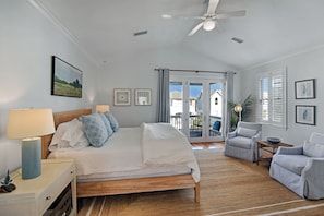 4 habitaciones, escritorio, tabla de planchar con plancha y wifi gratis 