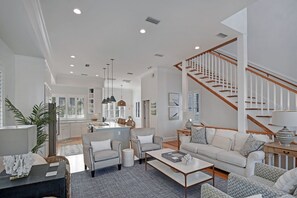Smart TV, fireplace - New Listing!  -Satilla Cottage -Coast Cottages (St Simons Island)