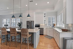 Fridge, microwave, oven, stovetop - New Listing!  -Satilla Cottage -Coast Cottages (St Simons Island)