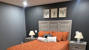 4 bedrooms, iron/ironing board, WiFi, bed sheets