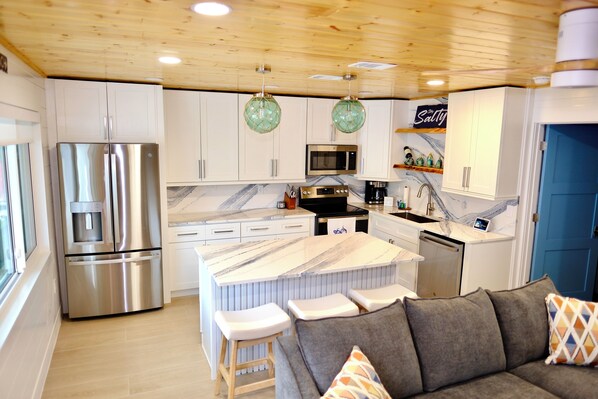 Interior - Perfect Beach Escape- Charming 1 Bedroom Condo Just Steps From The Sand (Bradenton Beach)