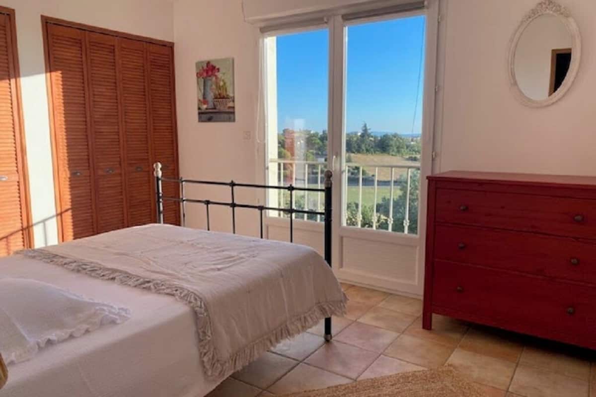 Family Apartment, Valley View | Iron/ironing board, free WiFi