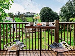 Outdoor dining - The Bydown Collection | Luxury Devon Retreat | Sleeps 13 (Swimbridge)