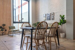 Dining - Spacious double-height apartment (Guadalajara)