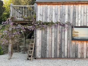 Property grounds - Rustic-Chic Barn with Private Hot Tub & Valley Views (Swimbridge)