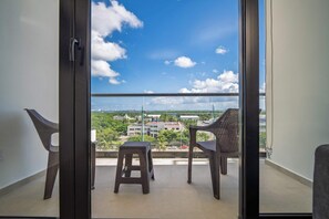 Interior - Comfortable with pool and full gym (Cancún)