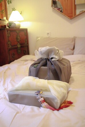 Traditional-Doppelzimmer | Betten mit Memory-Foam-Matratzen, individuell dekoriert
