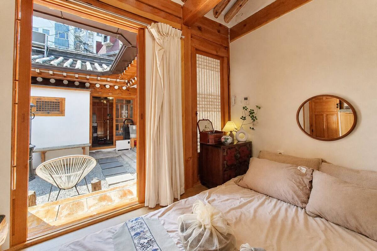 Traditional Double Room | Busa memori, langsir/tirai gelap terus, seterika/papan seterika 