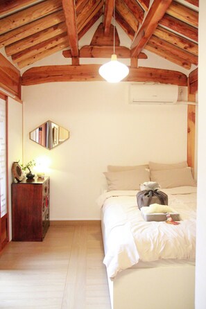 Traditional Double or Twin Room | Memory foam beds, individually decorated, individually furnished