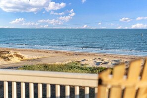 On the beach - Private Pickleball Court | 4BR Crystal Beach Retre (Crystal Beach)
