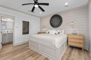 4 bedrooms, iron/ironing board, free WiFi, bed sheets - Private Pickleball Court | 4BR Crystal Beach Retre (Crystal Beach)