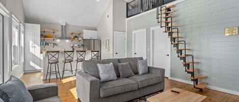 TV connectée, livres, chaîne hi-fi