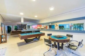 Bar (on property) - Vacation home with pool (Peruíbe)