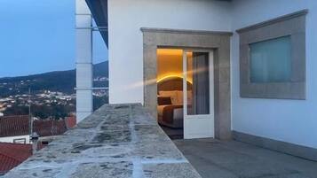 Presidential Suite, City View | Property grounds