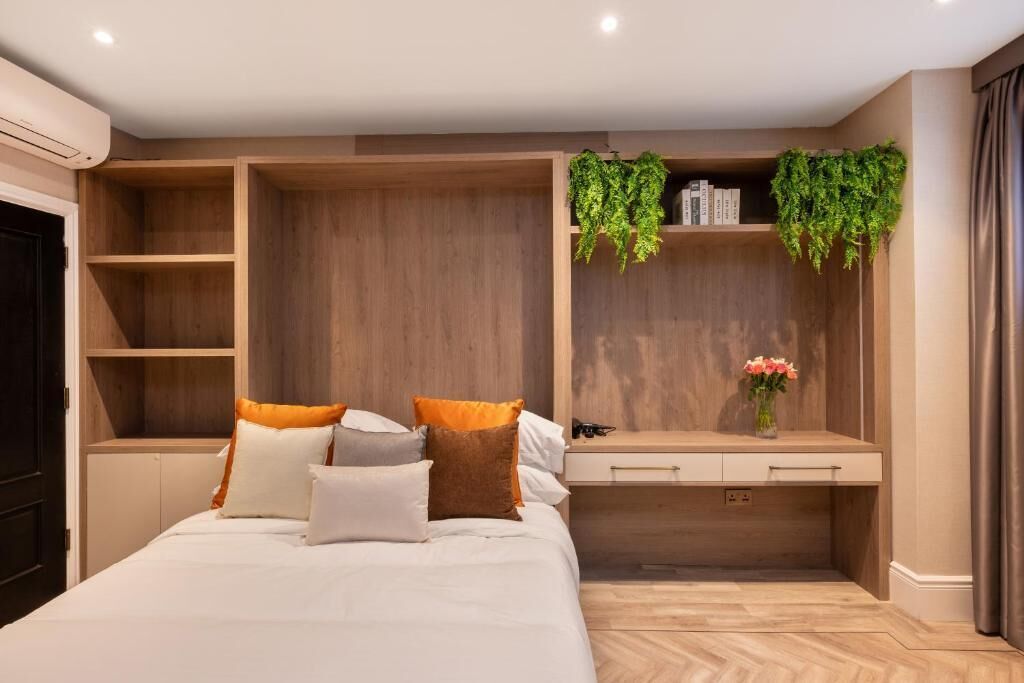 Apartment | Blackout drapes, iron/ironing board, free WiFi