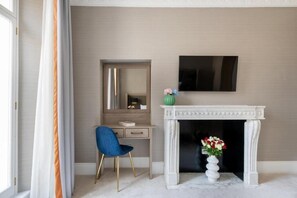 Interior - Charles of Mayfair (London)