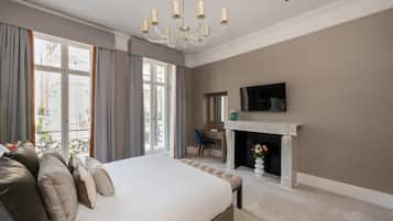 Blackout curtains, iron/ironing board, free WiFi