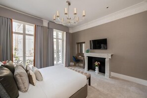 Blackout curtains, iron/ironing board, free WiFi - Charles of Mayfair (London)