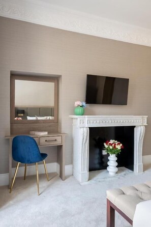 Interior - Charles of Mayfair (London)