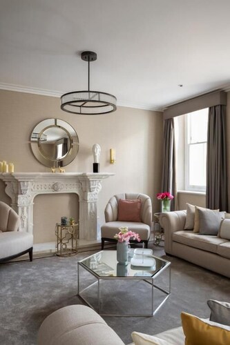 チャールズ オブ メイフェア