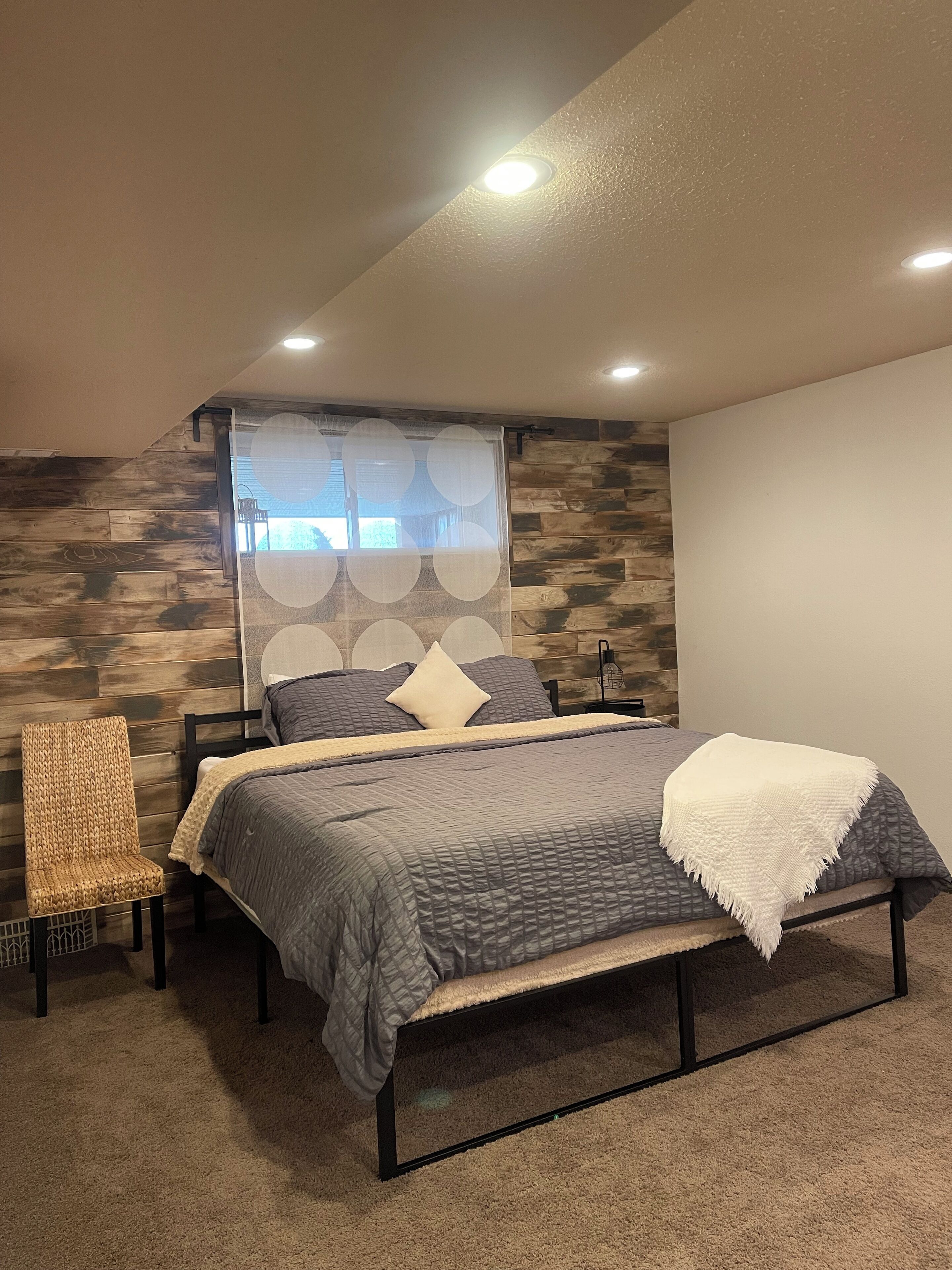 4 bedrooms, desk, iron/ironing board, free WiFi