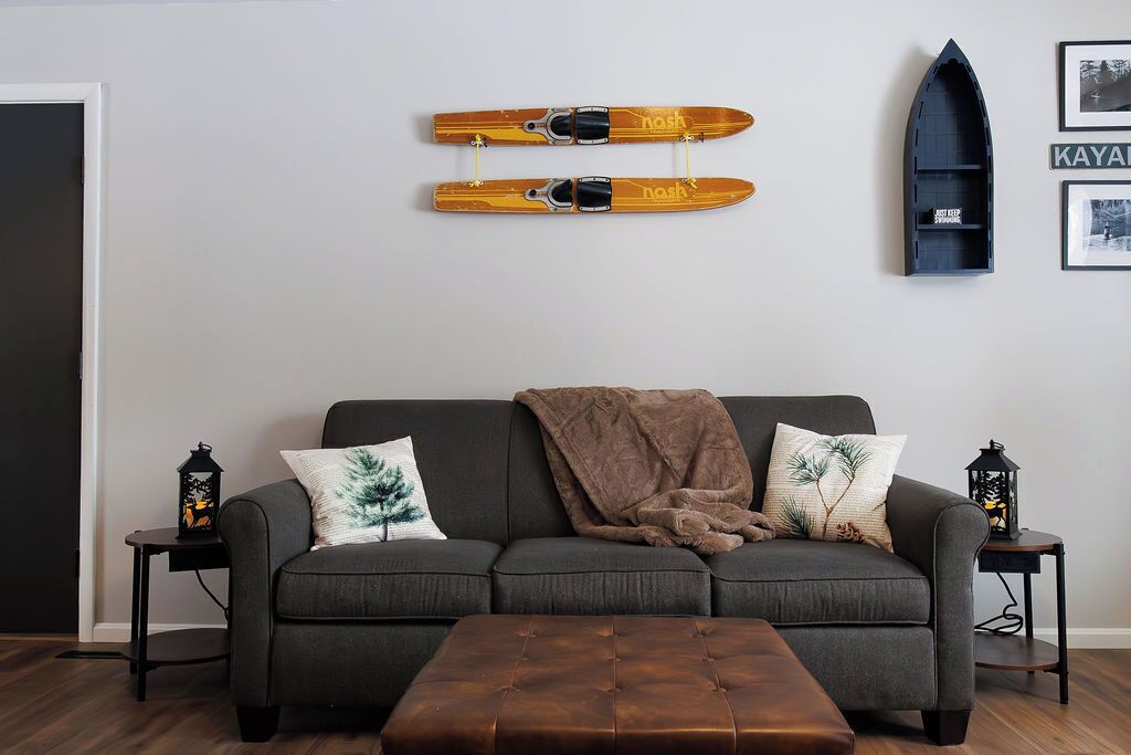 Smart TV, fireplace, table tennis