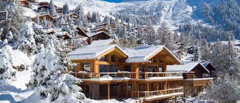 المنشأة من الخارج