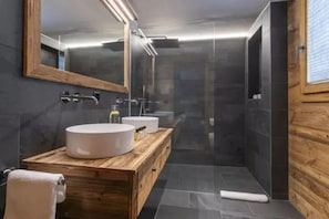 Shower, towels