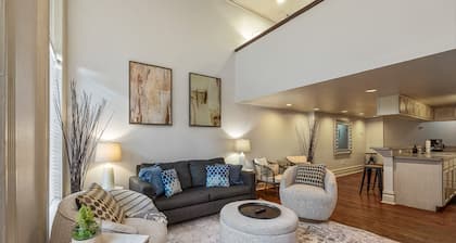 ON The Strand | Balcony access for Mardi Gras | Blue Tuna Loft