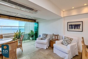 TV - Enjoy a private pool and full ocean view (Salvador)