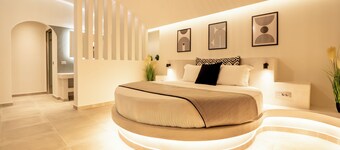 Santorini Cave Luxury Suites