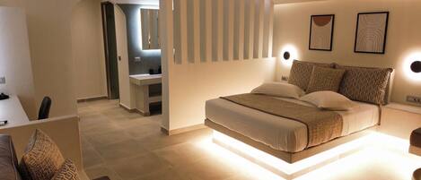 Deluxe Suite | Premium bedding, in-room safe, soundproofing, travel cot