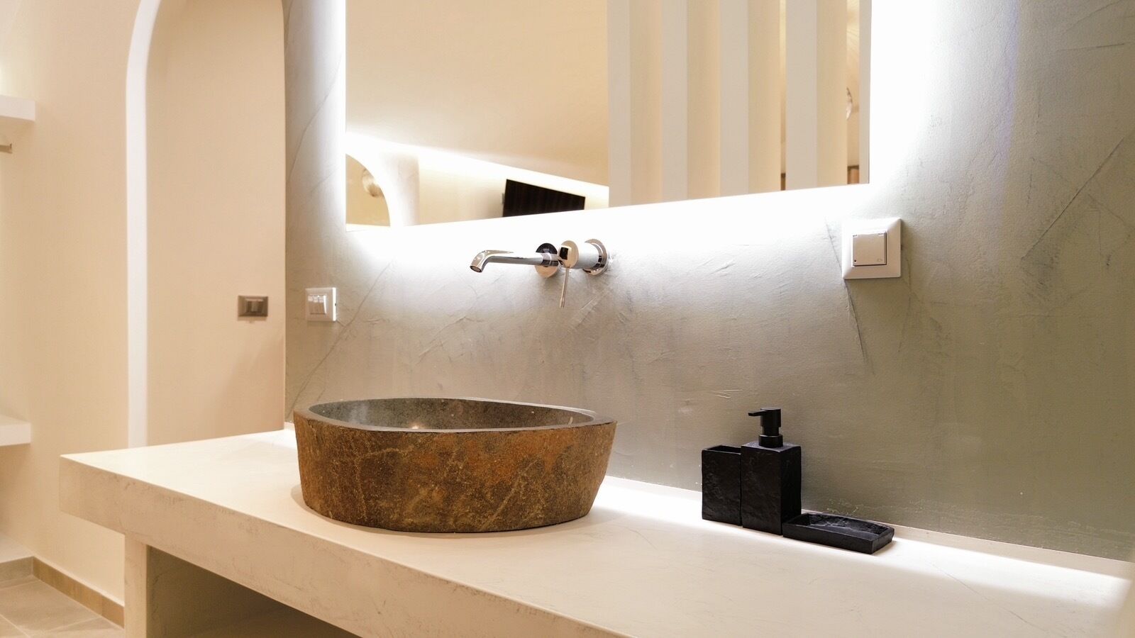 蜜月套房 | 浴室 | 淋浴设施、吹风机、拖鞋、毛巾