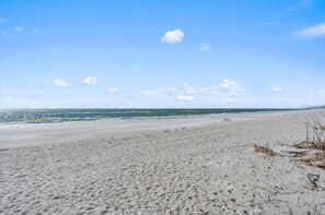 Beach - Lovely Gulf Front 2-bedroom condo with in charming Longboat Key. First floor. (Longboat Key)