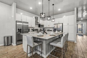 Fridge, microwave, oven, stovetop - EV_2558 - 12 Bed 10 Bath Villa with Screened-In Pool with Spillover Spa, Games (Kissimmee)