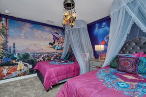 Iron/ironing board, WiFi, bed sheets - EV_2818 - 9 Bed 6 Bath Villa with Screened-In Private Pool with Spillover Spa, K (Kissimmee)