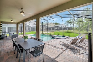 A heated pool - EV_2818 - 9 Bed 6 Bath Villa with Screened-In Private Pool with Spillover Spa, K (Kissimmee)