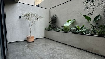 Deluxe Apartment, City View | Property grounds