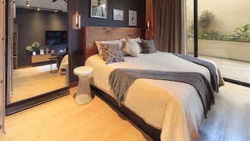 Deluxe Apartment, City View | Free WiFi